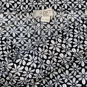 LOFT Monochrome Floral Pattern Skirt